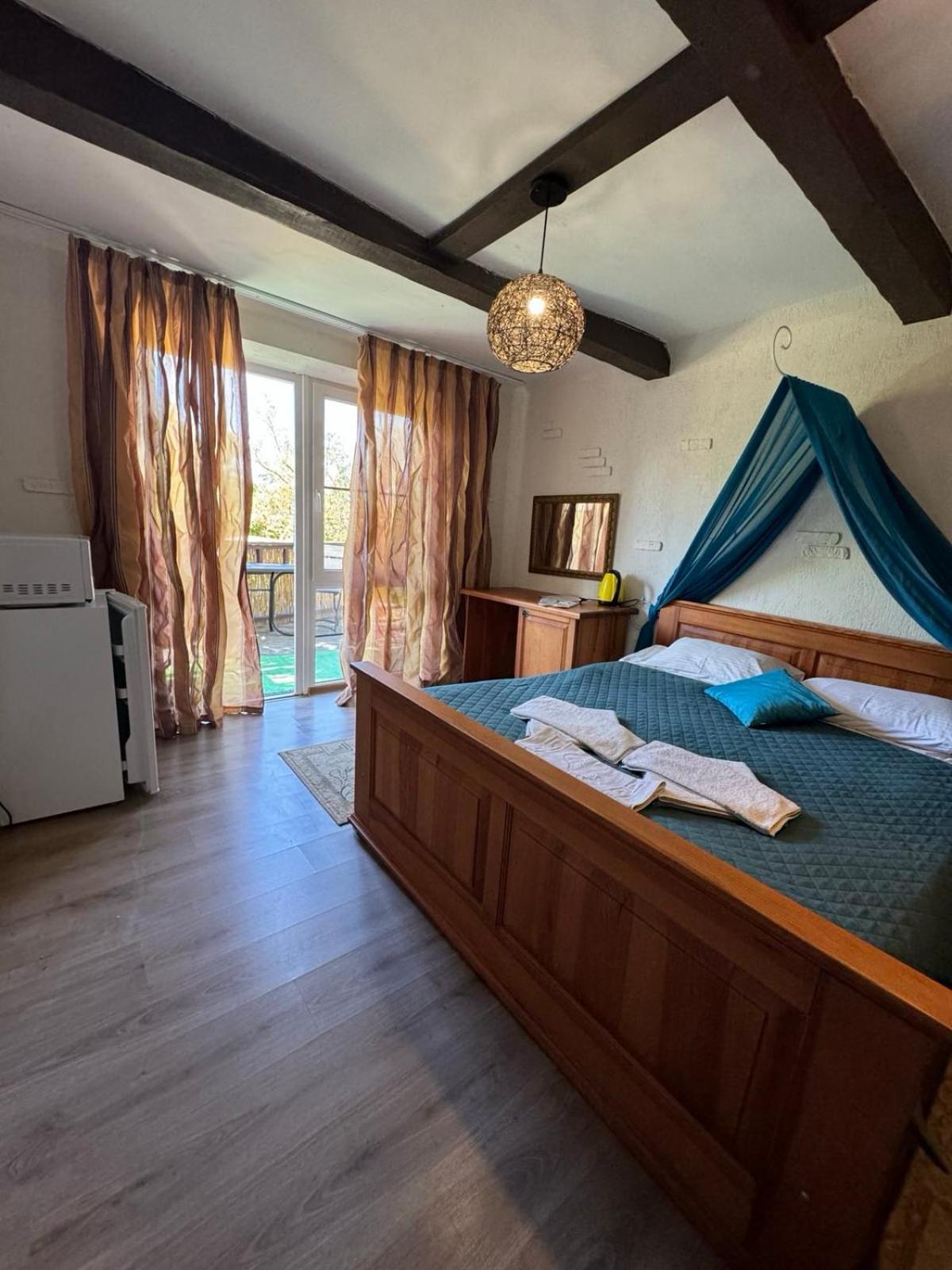 Mayak Resort Kam'yani Potoky Oda fotoğraf